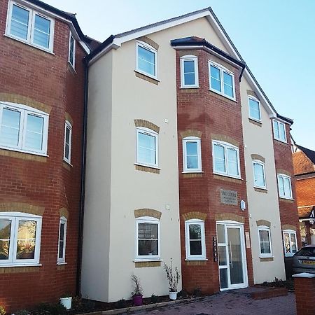 Ybc Court, Aldershot Apartment Ngoại thất bức ảnh