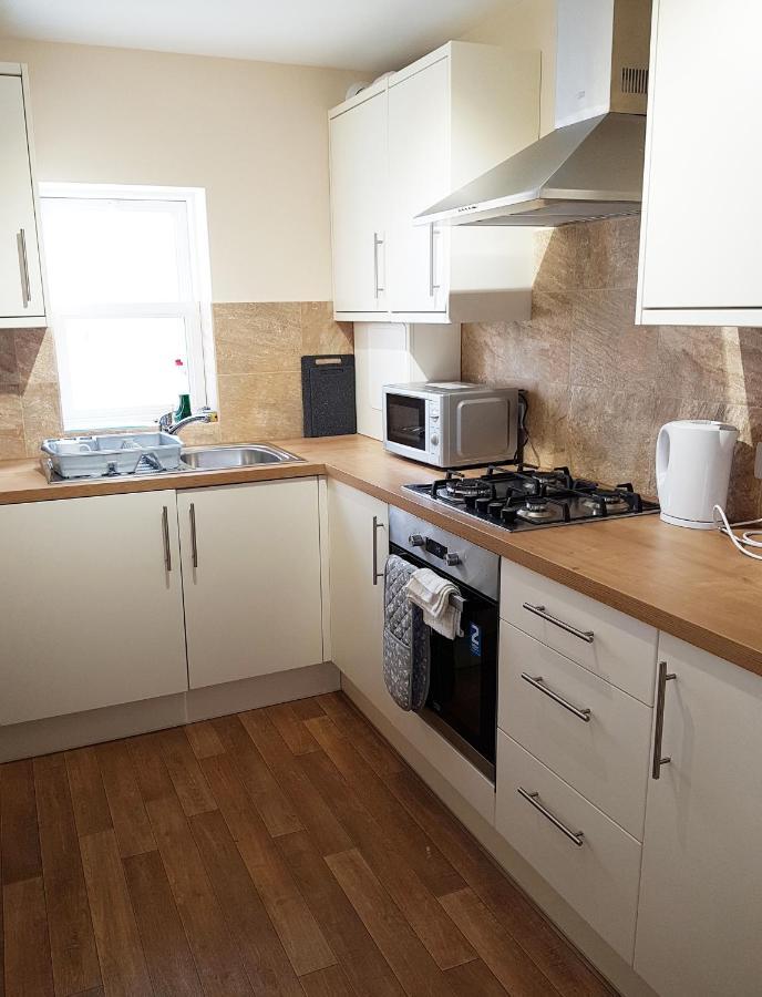 Ybc Court, Aldershot Apartment Ngoại thất bức ảnh