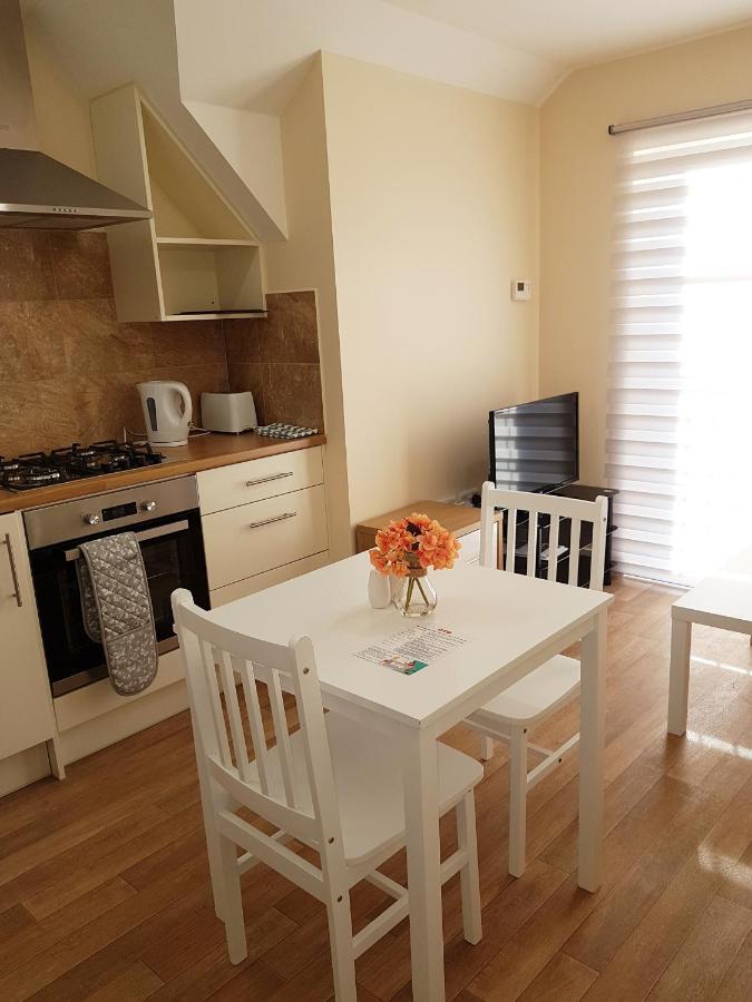 Ybc Court, Aldershot Apartment Ngoại thất bức ảnh