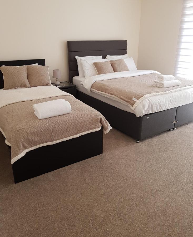 Ybc Court, Aldershot Apartment Ngoại thất bức ảnh