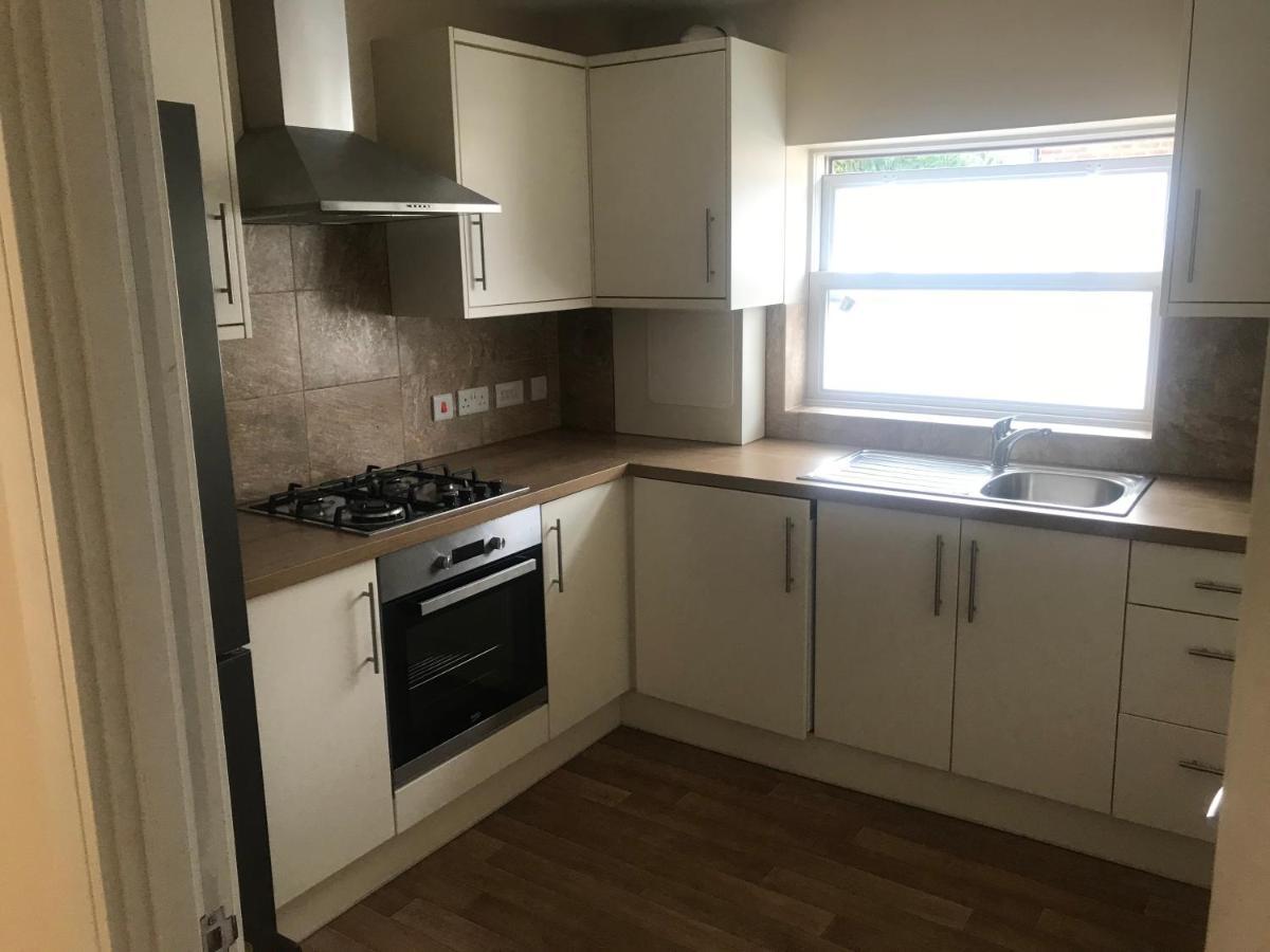 Ybc Court, Aldershot Apartment Ngoại thất bức ảnh