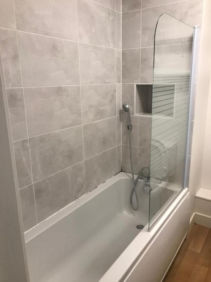 Ybc Court, Aldershot Apartment Ngoại thất bức ảnh