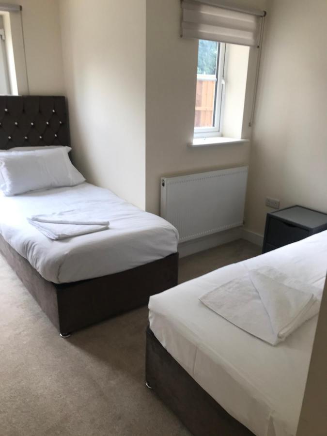 Ybc Court, Aldershot Apartment Ngoại thất bức ảnh