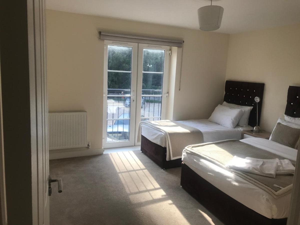 Ybc Court, Aldershot Apartment Ngoại thất bức ảnh
