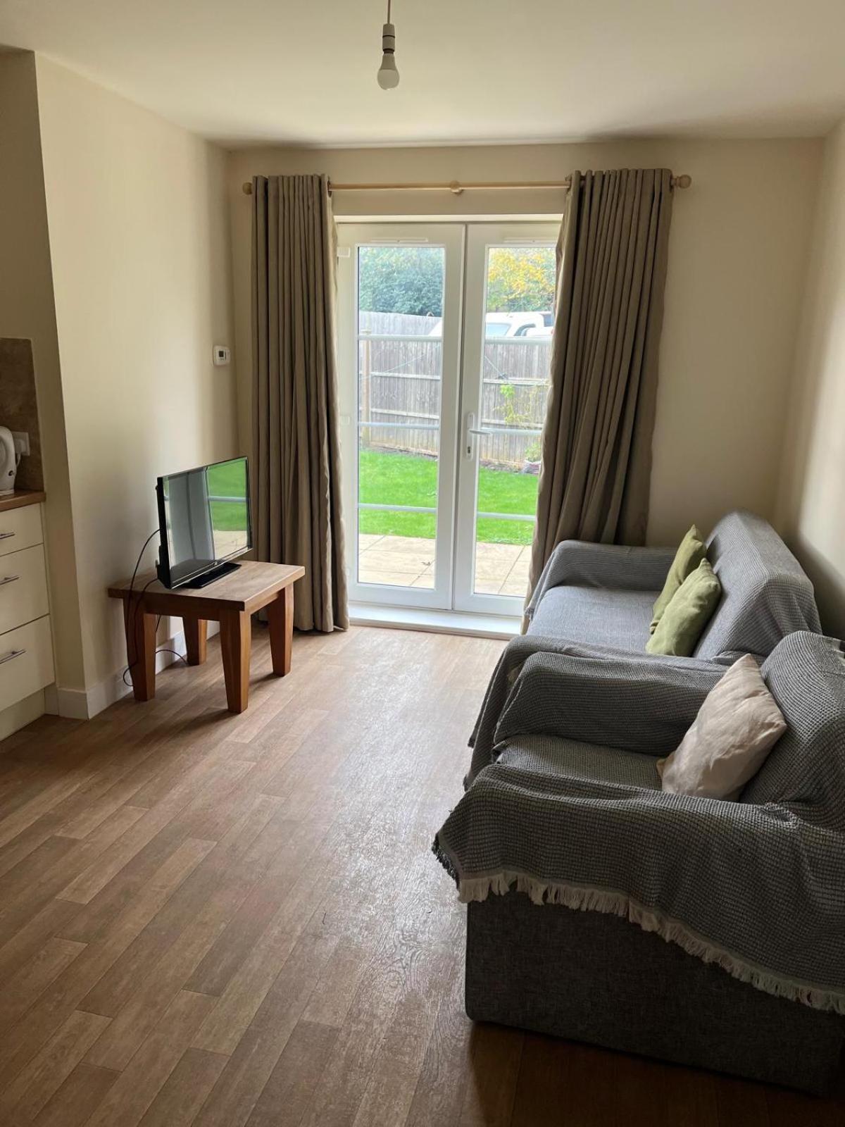 Ybc Court, Aldershot Apartment Ngoại thất bức ảnh