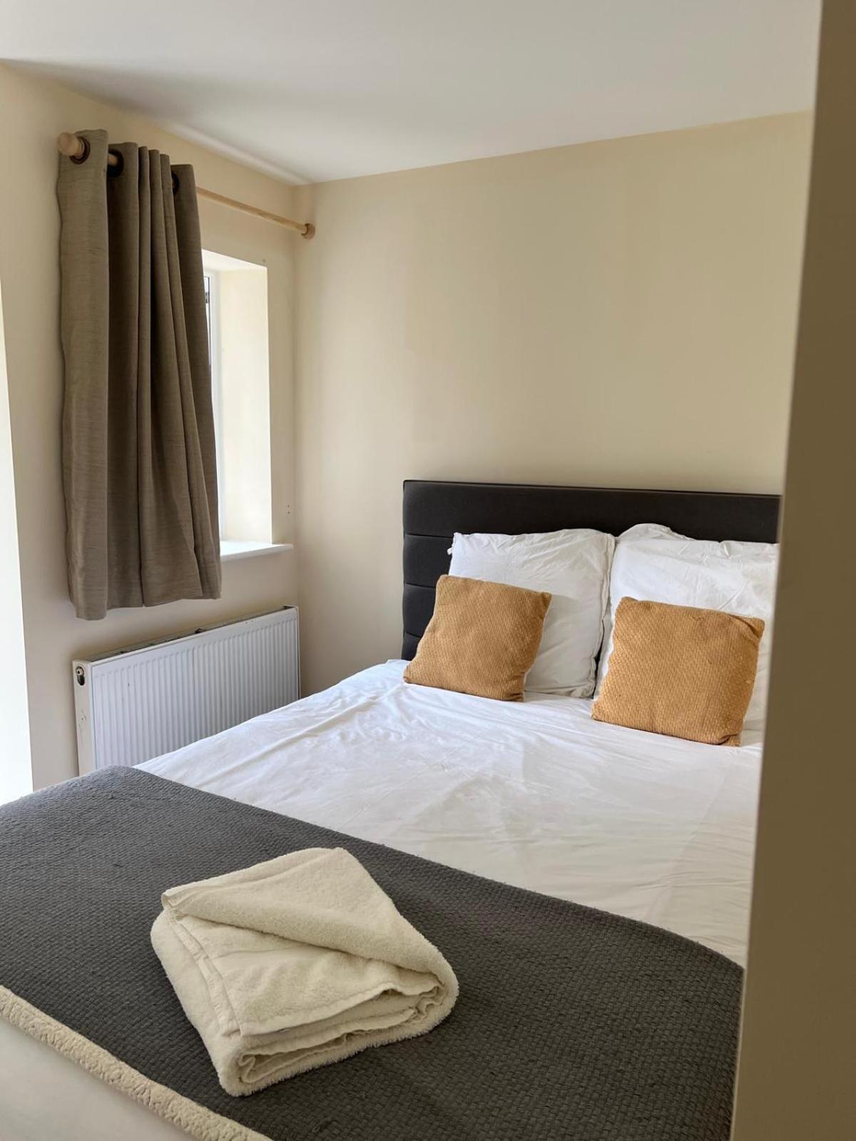 Ybc Court, Aldershot Apartment Ngoại thất bức ảnh